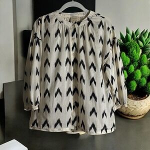Elie Tahari Creme Black Chevron SZ Medium Cotton Blend Button Blouse Lightweight